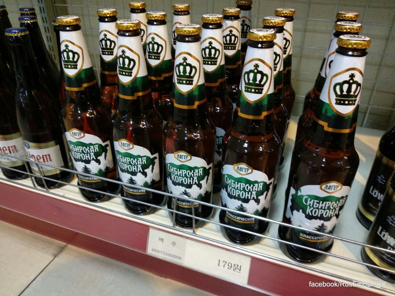 Российские товары на полках пхеньянского супермаркета. 
 
Курс северной корейской воны к рублю 100 KPW КНДР = 7,25 RUB