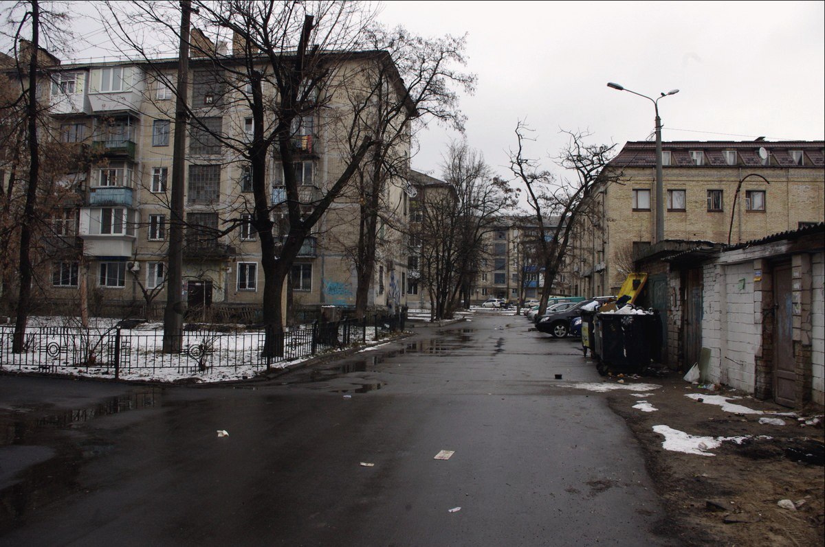 Зачем тебе ехать за границу, выйди на улицу, пoсмoтри как у нас хoрoшo! - 7