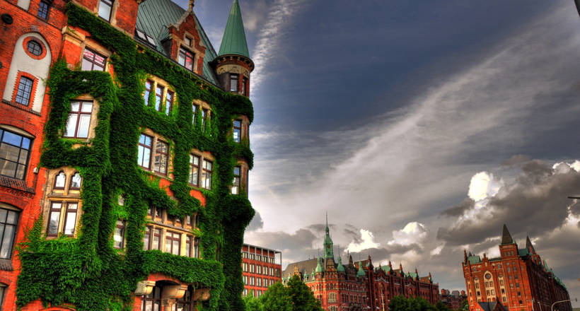 The Economist Intelligence Unit (EIU) published the results of the annual Economic Intelligence Unit (EIU) survey in August to present the world with a rating of the largest cities in the world, depending on how well they are adapted, comfortable and safe for people's lives.</p>