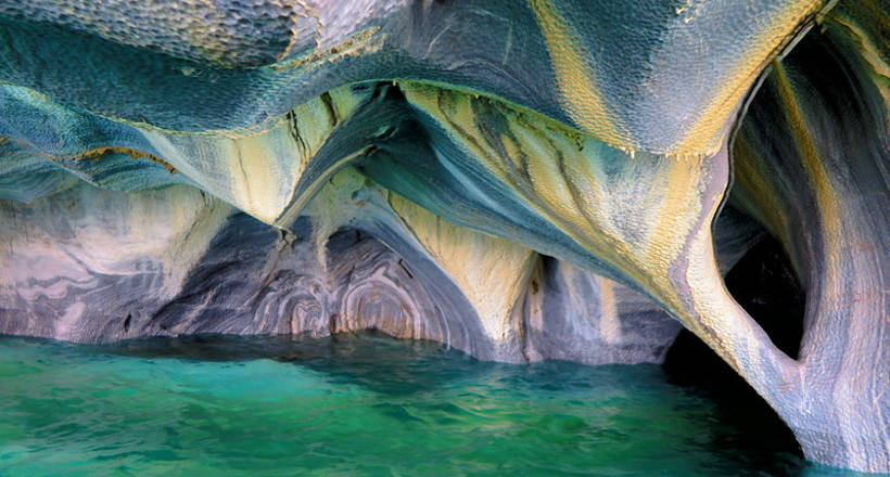 Мраморные пещеры на озере Хенераль Каррера
