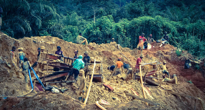 Как золото в Африке добывают