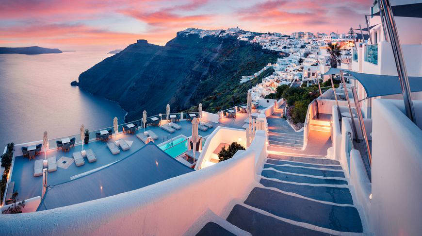 Греческий шик: 7 красивых отелей, где захочется остановиться каждому