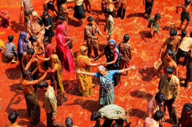 Фотографи: Palani Mohan і Daniel Berehulak