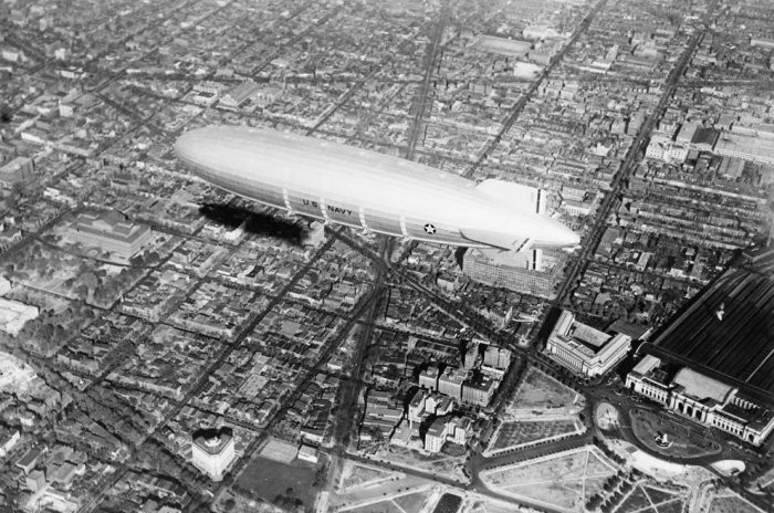 Airships: four centuries of history