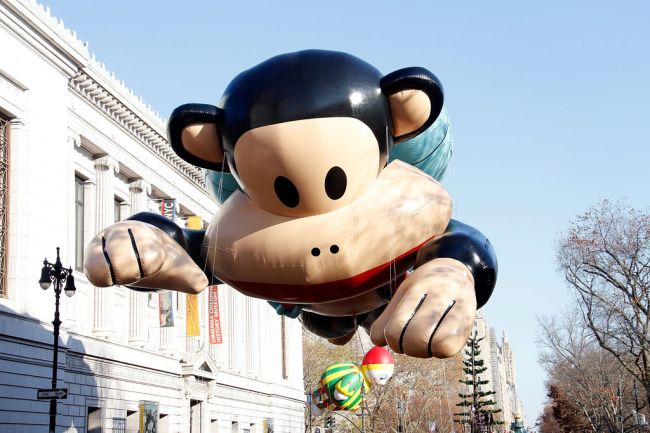 Знаменитості та інші на параді до Дня подяки