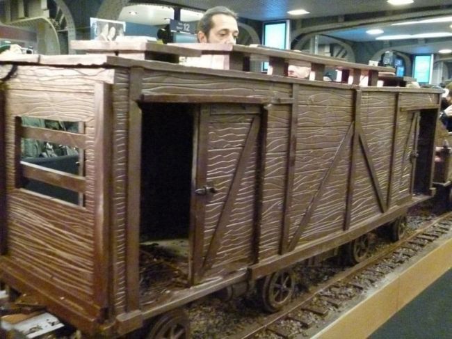 Le plus grand train au monde fait de chocolat
