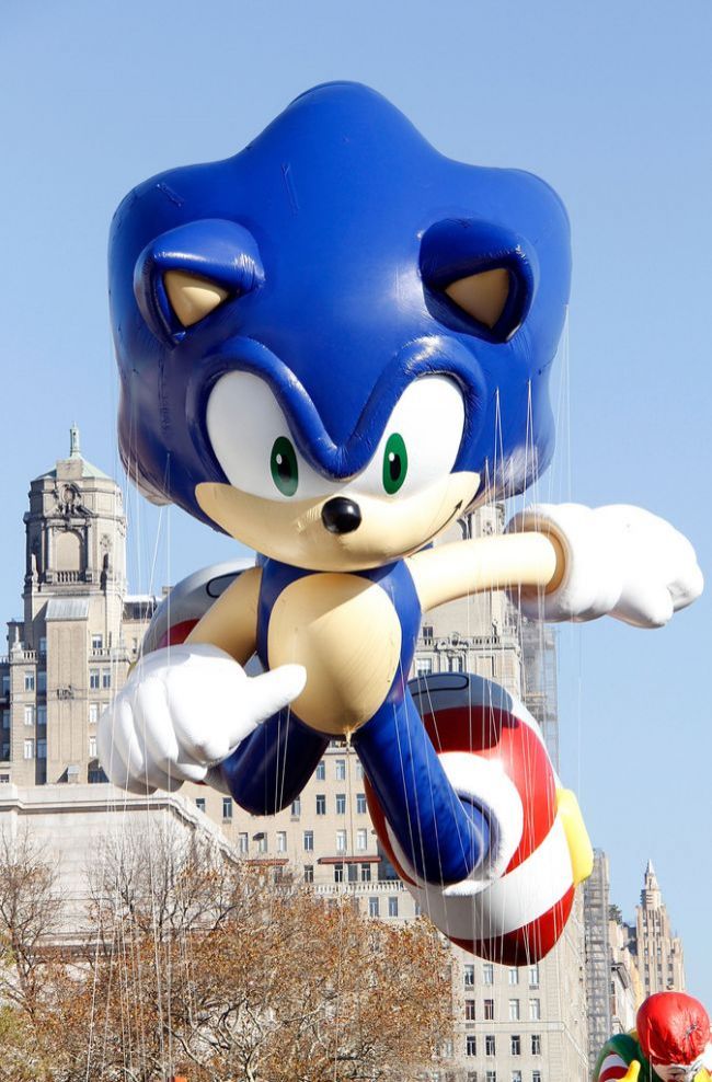 Знаменитості та інші на параді до Дня подяки