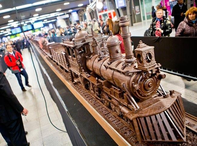 Le plus grand train au monde fait de chocolat