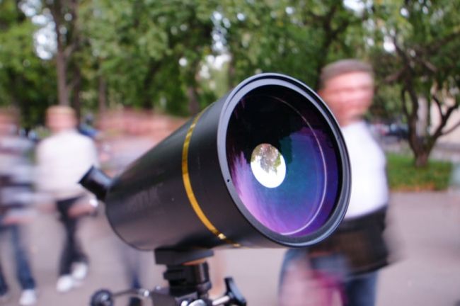 कौन-से टेलीस्कोप होते हैं? चयन करने में मदद करने वाली जानकारी