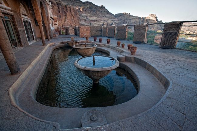 Dar-al-Hajjar: un palacio en la roca