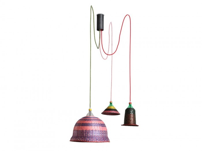 Унікальні плафони і люстри з пластикових пляшок