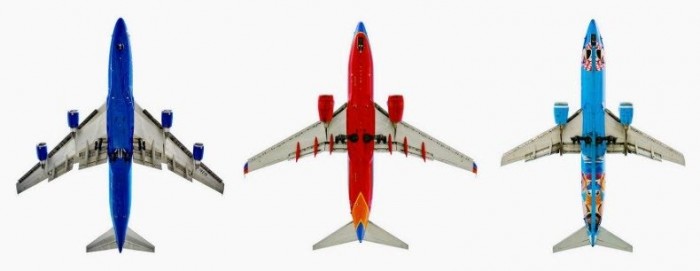 Вид на самолеты сверху и снизу