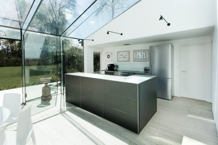 Скляний будинок від & laquo; AR Design Studio & raquo;