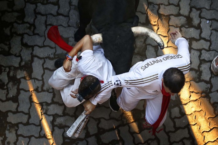 Фестиваль Сан-Фермін 2013 і втеча від биків