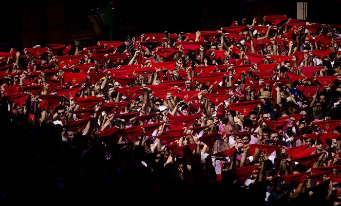 Фестиваль Сан-Фермін 2013 і втеча від биків