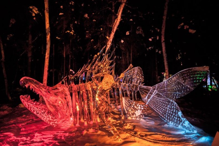 Скульптури з цільного шматка льоду