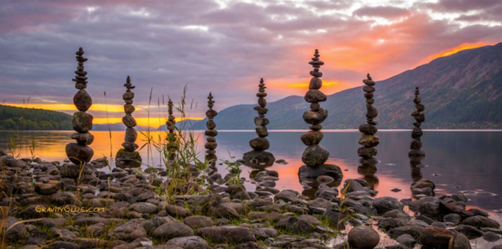 Антигравітація балансують каменів