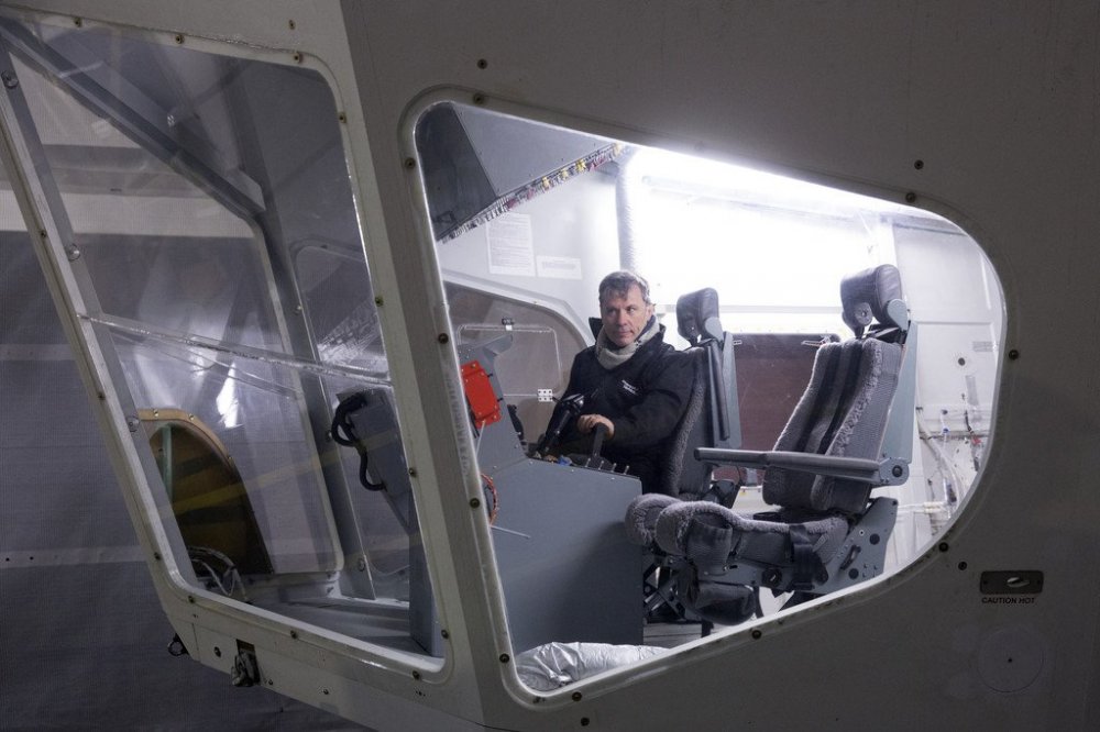 The largest air vehicle