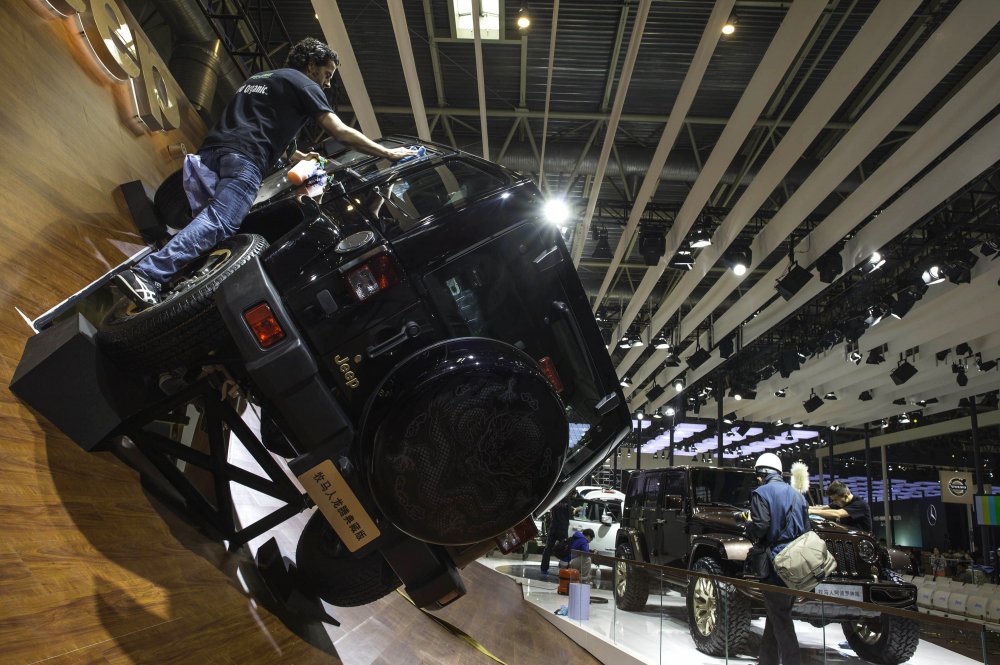 Прогулка по автосалону в Пекине