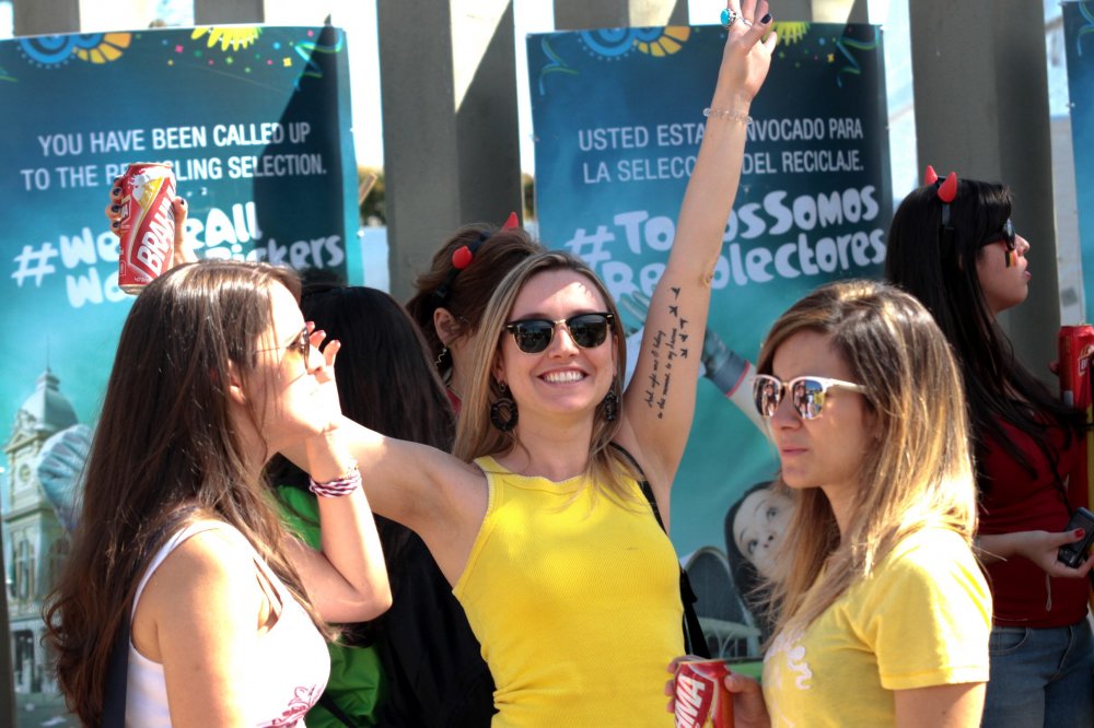 Чемпіонат світу з футболу 2014: красуні-вболівальниці