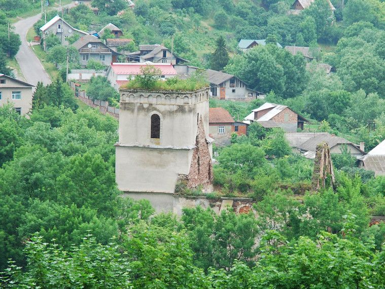 Успенський костел, Язловець