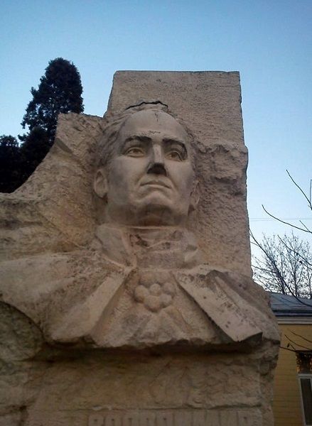 The monument to VL Borovikovsky , Mirgorod 