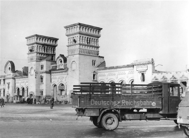 Головний залізничний вокзал Дніпропетровська Главный железнодорожный вокзал Днепропетровска