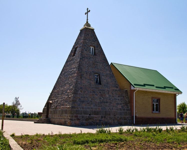 Піраміда-усипальня Белевич Пирамида-усыпальница Белевичей