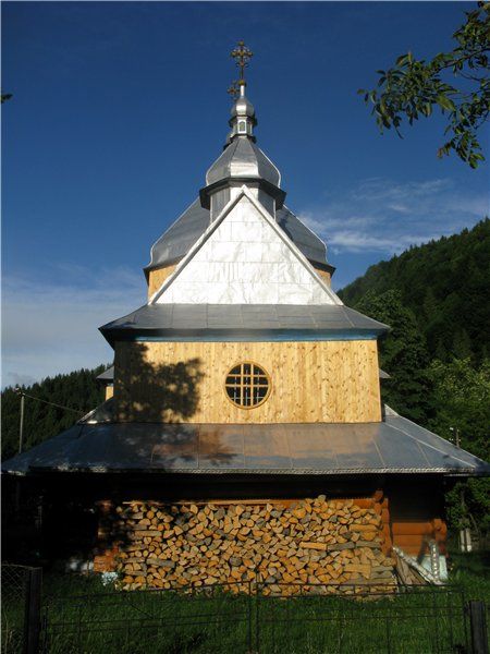 Église de la Naissance de la Sainte Vierge, Petrași
