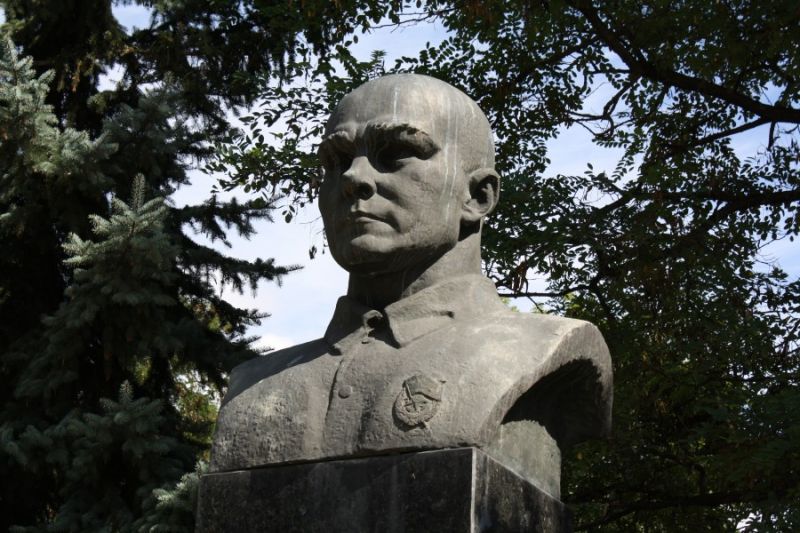 Monument to Nikolai Grigorievich Krapivyansky