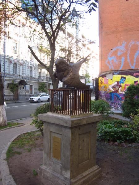 Скульптура Воробей Скульптура Воробей