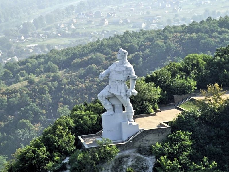 Пам'ятник Артему, Святогірськ