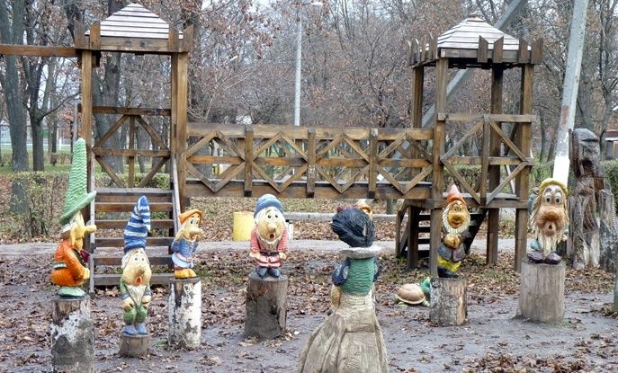 Wooden sculptures, Kobelyaky