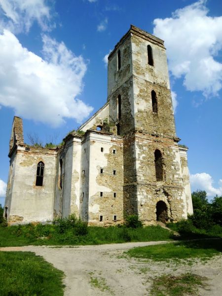 Костел Иоанна Крестителя, Изяслав