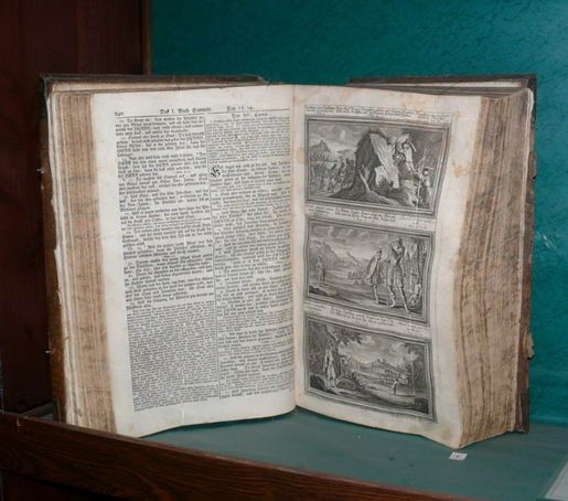Museum of Art of the ancient Ukrainian book Музей искусства старинной украинской книги