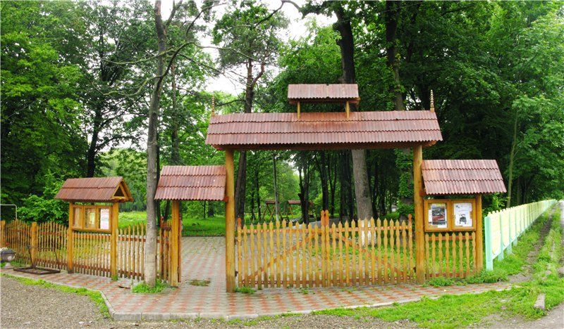 Лужанський дендропарк