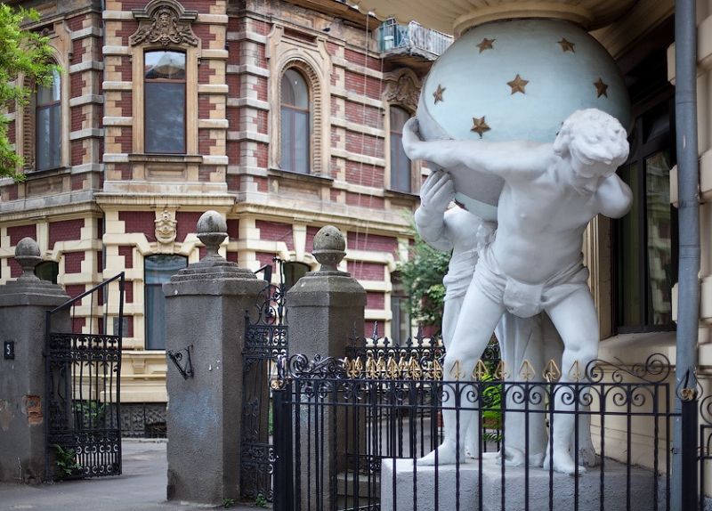 Будинок Фальц-Фейна (Будинок з атлантами) Дом Фальц-Фейна (Дом с атлантами)