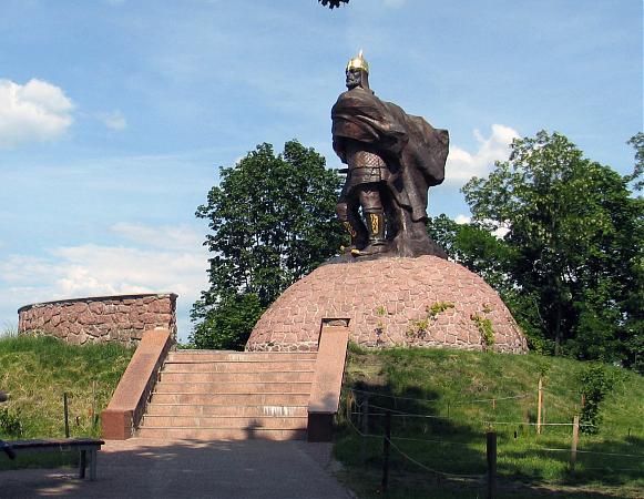 Памятник князю Малу Памятник князю Малу