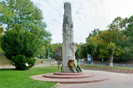 13 Kamenets-Kamchatsky victims, Kamyanets-Podilsky, Kamenets-Podolsky, Kamenets-Podolsky, Kamenets-Podolsky, Kamenets-Podolsky, Kamenets- Podilskyi title=13 to the lost compatriots-Kamenchan, Kamenets-Podolsky ></p>