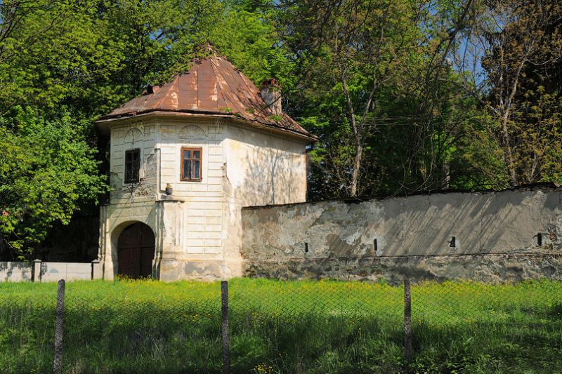 Довжанский замок, Долгое Довжанский замок, Долгое