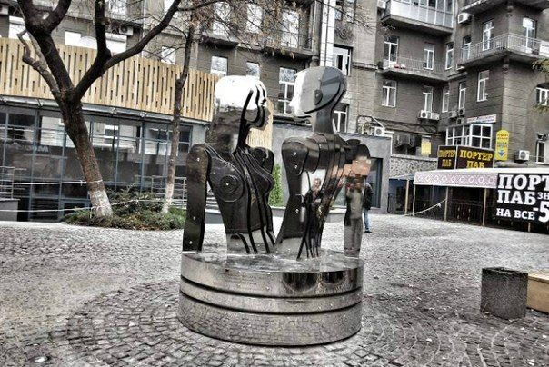 Скульптура Река-Любовь