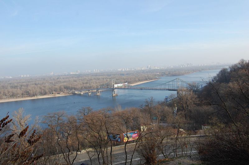 Парковый мост - пешеходный мост через Днепр