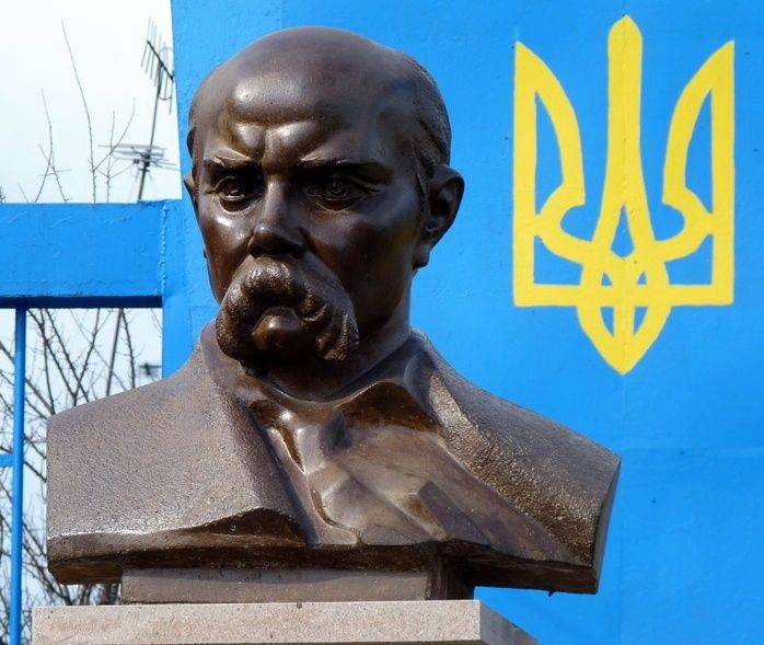 Бюст Т. Г. Шевченка , Кобеляки 