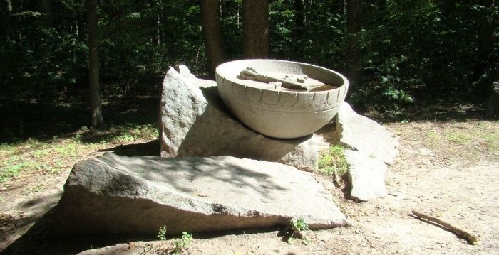 Пам'ятний знак Склик, Мельники