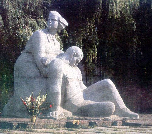 Monument to Students and employees of the medical institute