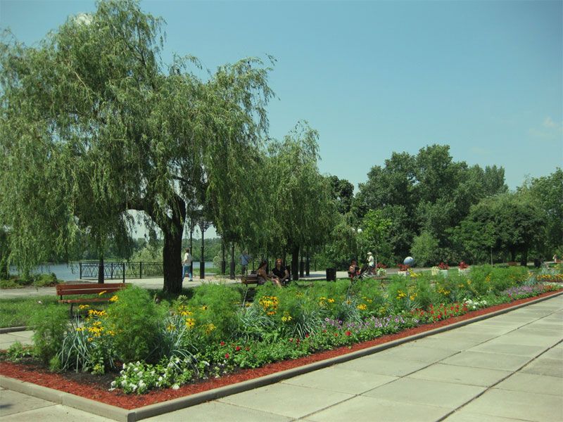 Русановская набережная