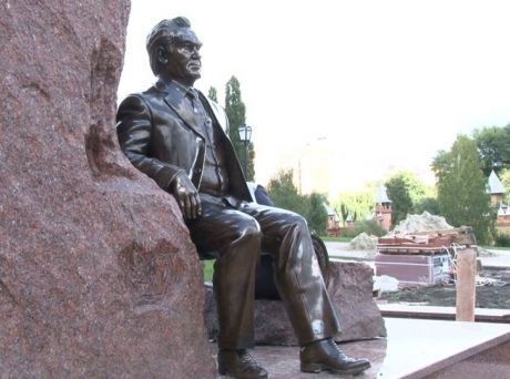 Monument to Lushpa = Monument to Lushpa title=Monument to Lushpa ></p><font color = red></p></p></p></p></p>