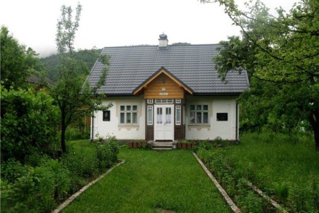 Садиба-музей Яремчука, Вижниця