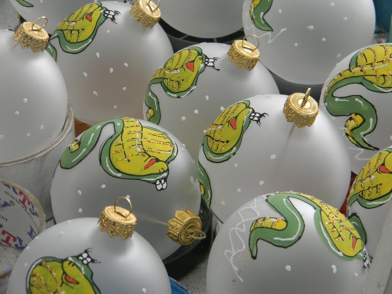 Фабрика ялинкових прикрас Фабрика елочных украшений