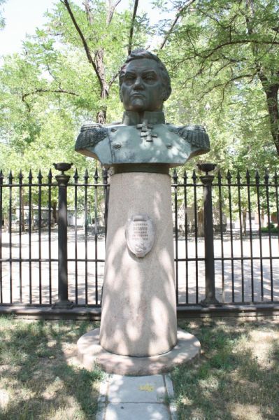 Пам'ятник Лазареву, Миколаїв